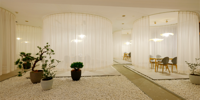 アシズリテルメレストラン・バー